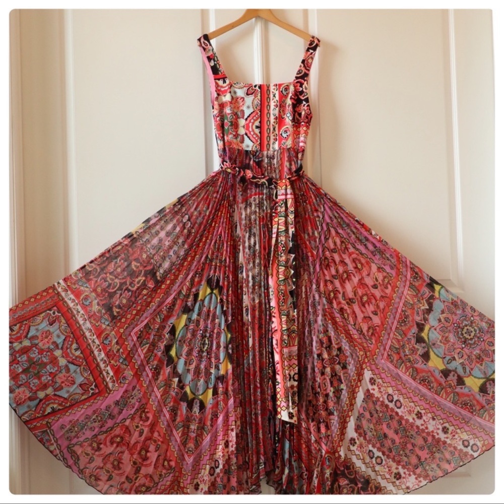 ALICE + OLIVIA Deona Pleated Maxi Dress - Picture 13 of 14